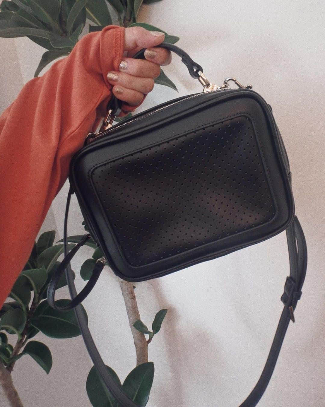 佐野真依子さんのインスタグラム写真 - (佐野真依子Instagram)「■CUT DOCKING L/T ■SQUARE HAND BAG	🌿 @emoda_official  @emoda_snap  #mystyleemoda #emoda」8月4日 9時50分 - sanomaisanomai