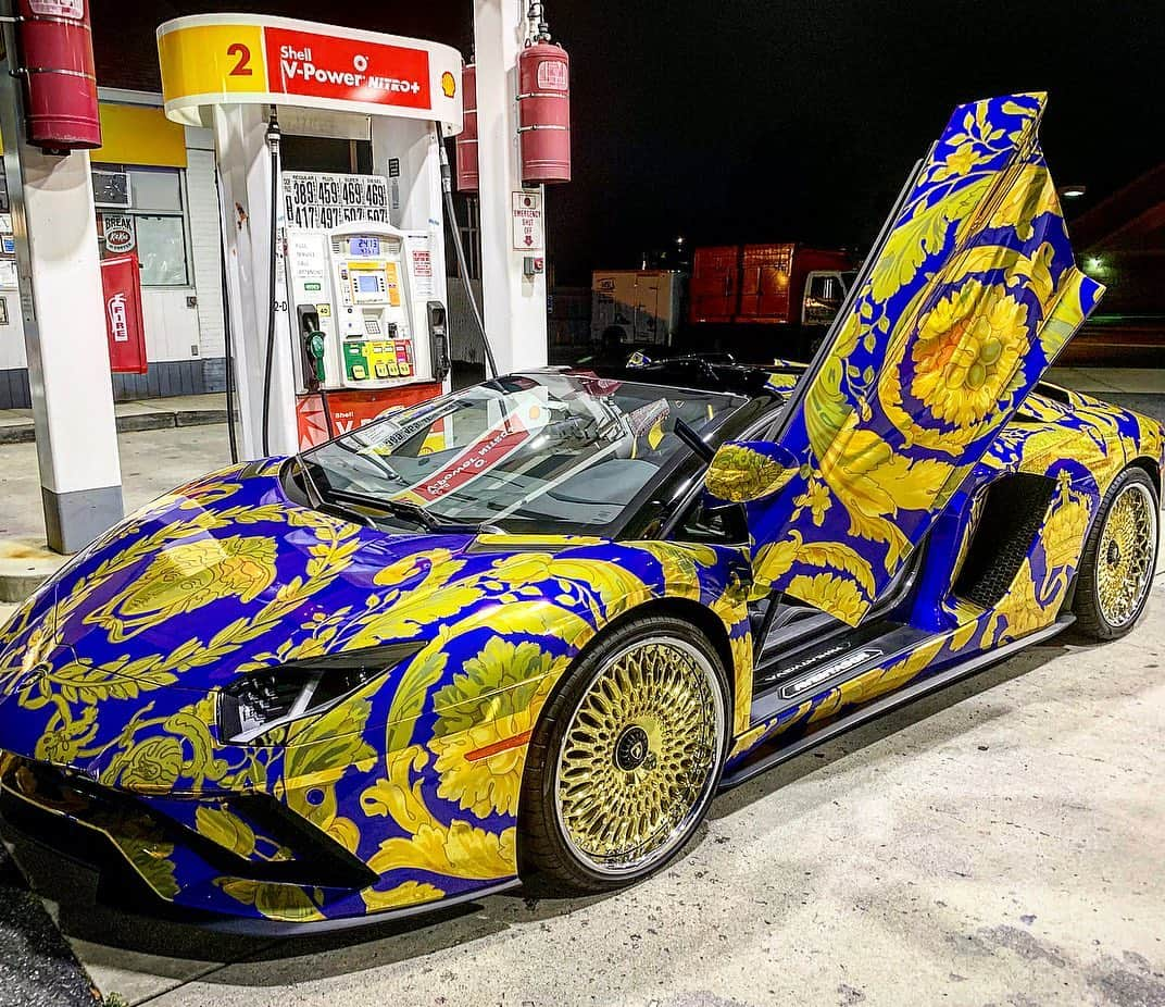 50セントさんのインスタグラム写真 - (50セントInstagram)「I had the Big Crip out today, we call this car Snoop #lecheminduroi #bransoncognac TYCOON LIFE STYLE」8月4日 10時10分 - 50cent