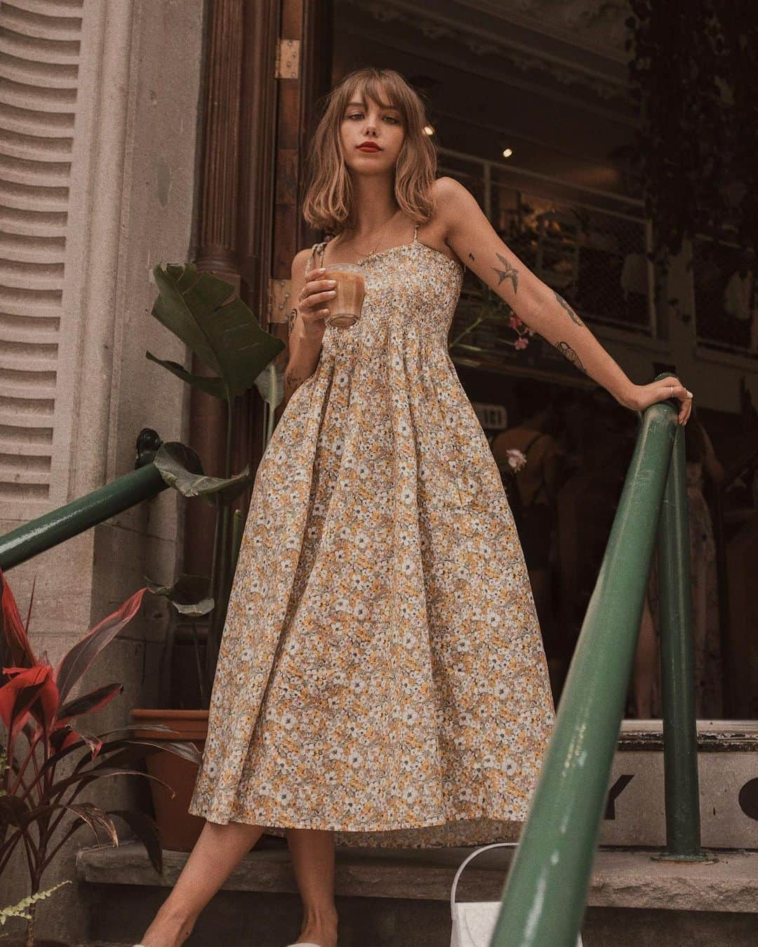 Anthropologieさんのインスタグラム写真 - (AnthropologieInstagram)「All eyes on the Alice Dress 🌼 Photo via @audreyrivet (link in profile to shop)」8月4日 10時07分 - anthropologie