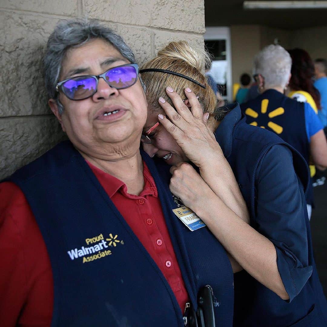 TIME Magazineさんのインスタグラム写真 - (TIME MagazineInstagram)「At least twenty people have been killed and 26 were wounded in a mass shooting at a Walmart in El Paso, Texas on Saturday, according to the Associated Press. A 21-year-old man is in custody and police said there is no longer an imminent threat to the city. #ElPaso police said they received reports of an active shooter about 10 a.m. local time at the Walmart at Cielo Vista Mall. El Paso police spokesperson Sgt. Robert Gomez said that the Walmart was “at capacity” at the time of the shooting and that between 1,000 and 3,000 people were believed to be inside. Beto O’Rourke, a former U.S. Congressman from El Paso who is running for president, said that he plans to return home to support his city and his family. “It’s very hard to think about this, but I will tell you that El Paso is the strongest place in the world,” he said on social media. “This community’s going to come together. I’m going back there right now to be with my family and to be with my hometown.” Read more at the link in bio. Photographs by Ivan Pierre Aguirre—EPA-EFE/Shutterstock, Mark Lambie—@elpasotimes/@apnews, Joel Angel Jufarez—AFP/@gettyimages」8月4日 10時19分 - time
