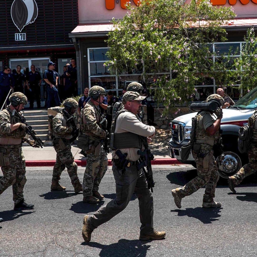 TIME Magazineさんのインスタグラム写真 - (TIME MagazineInstagram)「At least twenty people have been killed and 26 were wounded in a mass shooting at a Walmart in El Paso, Texas on Saturday, according to the Associated Press. A 21-year-old man is in custody and police said there is no longer an imminent threat to the city. #ElPaso police said they received reports of an active shooter about 10 a.m. local time at the Walmart at Cielo Vista Mall. El Paso police spokesperson Sgt. Robert Gomez said that the Walmart was “at capacity” at the time of the shooting and that between 1,000 and 3,000 people were believed to be inside. Beto O’Rourke, a former U.S. Congressman from El Paso who is running for president, said that he plans to return home to support his city and his family. “It’s very hard to think about this, but I will tell you that El Paso is the strongest place in the world,” he said on social media. “This community’s going to come together. I’m going back there right now to be with my family and to be with my hometown.” Read more at the link in bio. Photographs by Ivan Pierre Aguirre—EPA-EFE/Shutterstock, Mark Lambie—@elpasotimes/@apnews, Joel Angel Jufarez—AFP/@gettyimages」8月4日 10時19分 - time