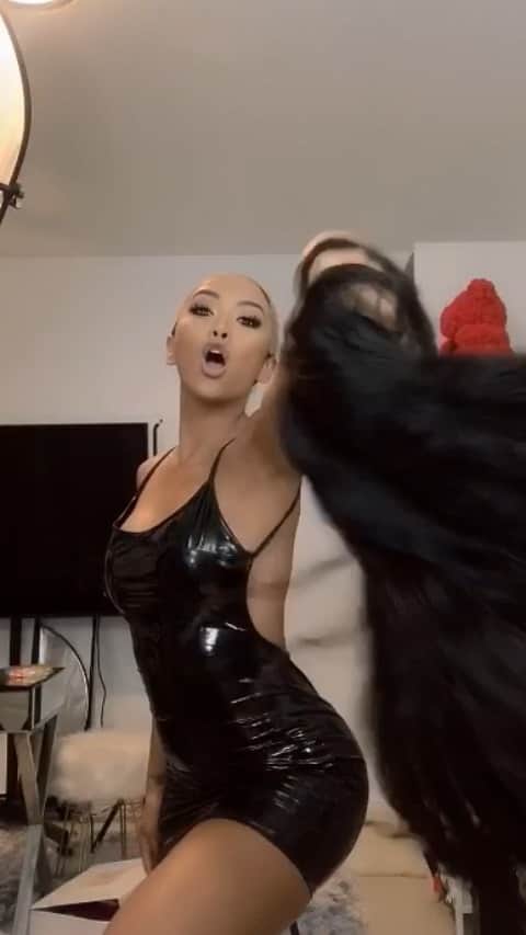 リアン Vのインスタグラム：「Watch on IGTV 👀」