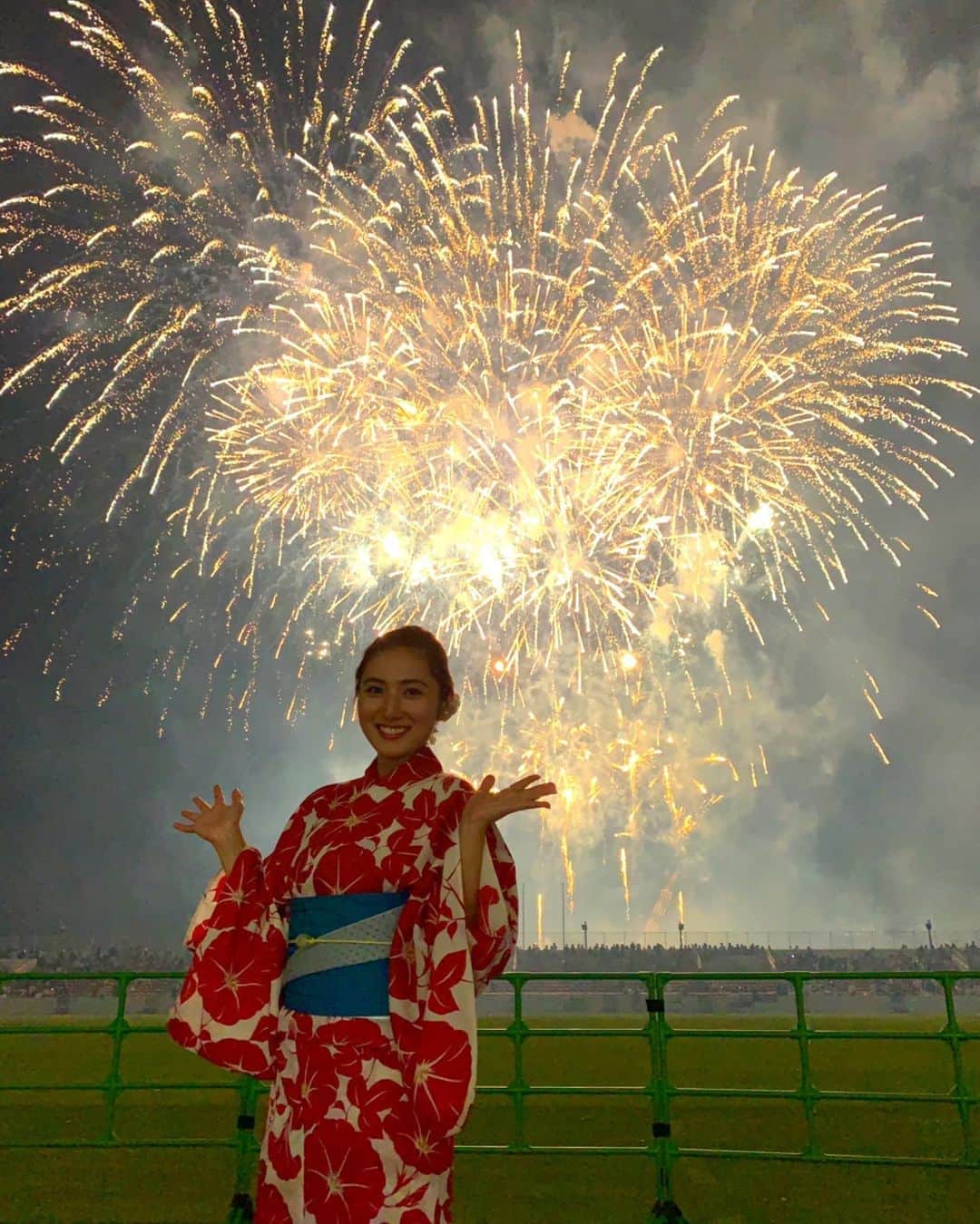 紗綾さんのインスタグラム写真 - (紗綾Instagram)「観光大使を務めさせていただいている北九州市のお祭り 8月2日 わっしょい百万夏祭り 百万大花火にゲスト出演して来ました👘🎇 PR動画「来た急に、恋」も大型ビジョンで流していただきました💕 花火はミクニスタジアムの目の前の海から打ち上げられるので、とても大迫力でした！！ 大好きな地元でのお仕事💓 やっぱり私は北九州が大スキだー♥️♥️♥️♥️♥️ #わっしょい百万夏祭り #夏祭り #北九州 #花火 #浴衣 #福岡 #ミクニスタジアム」8月4日 11時02分 - saaya_official_