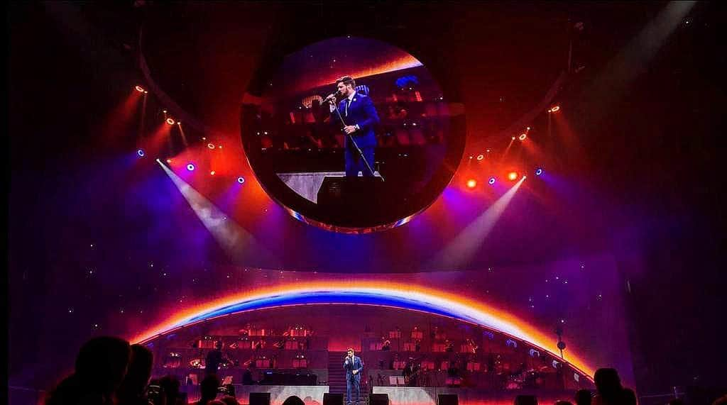 マイケル・ブーブレさんのインスタグラム写真 - (マイケル・ブーブレInstagram)「A wonderful end to the North American portion of the #MBWorldTour!」8月4日 11時21分 - michaelbuble