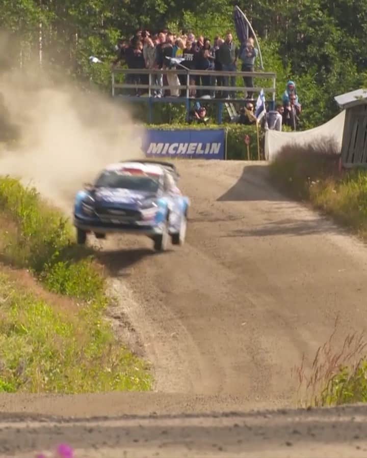 レッドブルのインスタグラム：「Rally Finland is back with a BOOM 💥 .  Watch Neste Rally Finland LIVE 🇫🇮👉 link in bio #wrc #rally #nesterallyfinland #finland #redbullmotorsports #pov #fullspeed」