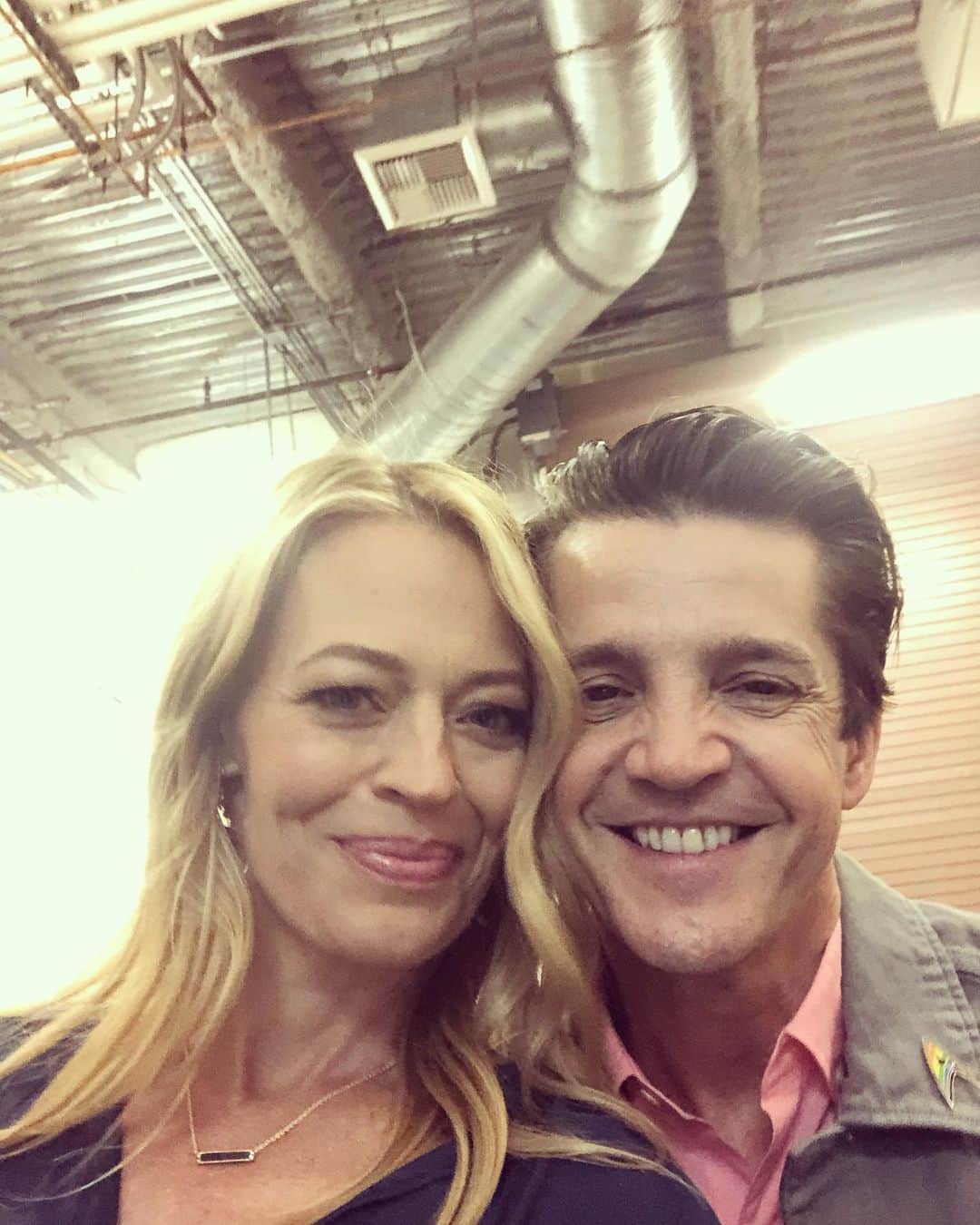 ジェリー・ライアンのインスタグラム：「BTS at #stlv2019 , or the glamour of hotel kitchens... @jonathandelarco @startrekcbs @creationent #startrekpicard」