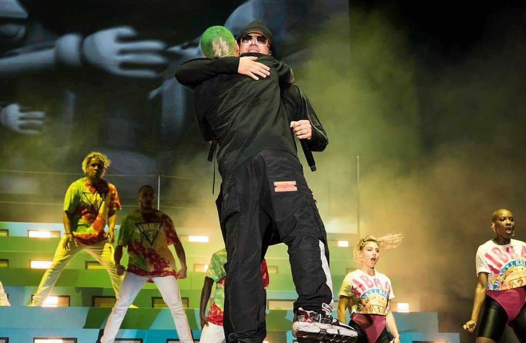 ウィジンさんのインスタグラム写真 - (ウィジンInstagram)「Gracias @jbalvin por la invitación,siempre es un placer cantar contigo,una verdadera rumba #fiestalatina @lollapalooza #colombiaypuertorico🇨🇴🇵🇷」8月4日 11時46分 - wisin