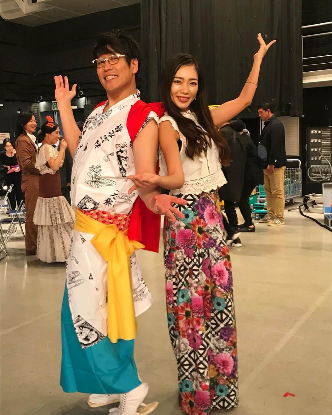 のインスタグラム：「🖋🍍🍎✒️ ． ペンパイナッポーアッポーペン🍍 ピコ太郎のマネージャー？プロデューサーこと？（笑） ． 古坂大魔王さん✨ ． 現場がパーーッと明るく楽しくなりました！ 細やかなお気遣いから、ありがとうございました✨ ． 私が170cmにハイヒール履いてるので、古坂さん本当におっきいよね！！😆👏 ． ． ． ． #古坂大魔王 さん #ピコ太郎  #題名のない音楽会  #テレビ朝日 #朝日放送 #makeup #love #longhair #ウェーブヘア #ウェーブヘアー #ロングヘア #美容垢 #ダイエット #美容大好き #美容オタク #ダイエット #beautiful  #巻き髪  #ロングへア  #メイク  #l4l #good #thanks #thankyou」
