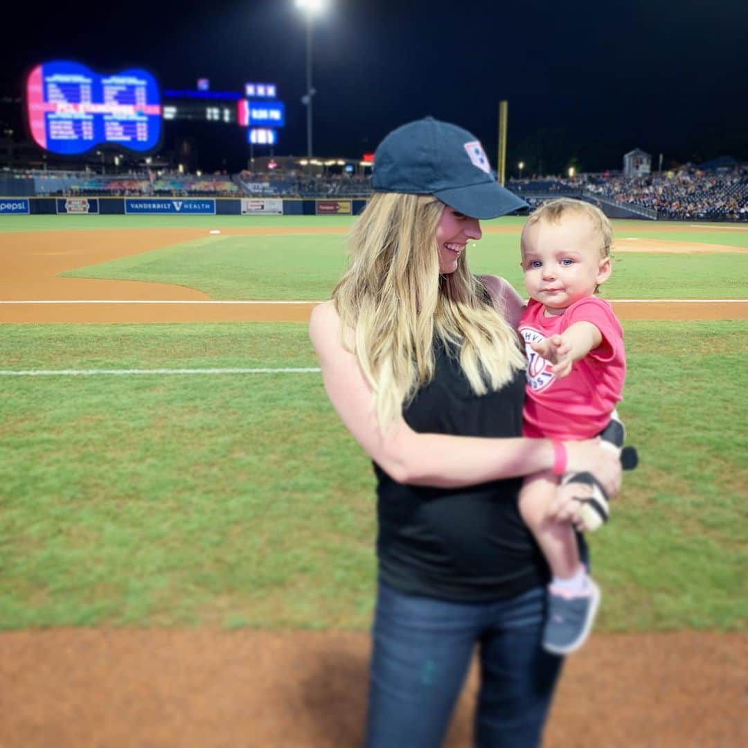 カーリー・ワデルさんのインスタグラム写真 - (カーリー・ワデルInstagram)「Bachelor Night at @nashvillesounds game was a success! @theebass got to throw the first pitch (which u can see in my story!) , Ensley got to yell “Play Ball” and Bella was a fan favorite during the Q&A by being a microphone thief and answering most questions by saying “shoe” or “no, no, no” 😂 (girl already knows fundamental answers 👌🏽😆)」8月4日 12時21分 - carlywad