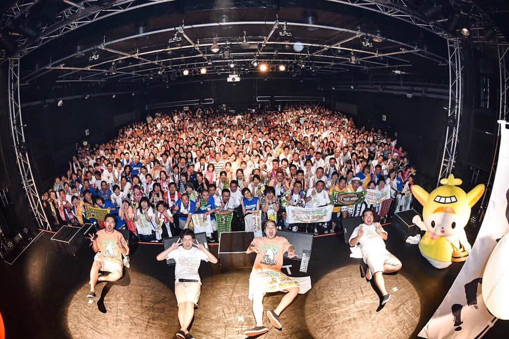 桃紅茶のインスタグラム：「シクラツアー2019 夏 東京公演でした♪パンパンの会場にお越しいただきありがとうございました★ #シクラメン#シクラ族#新宿 #大田区#羽田ヴィッキーズ #アプリコ大ホール #大好きな人たち #はねぴょん #お祭り #wowwow」