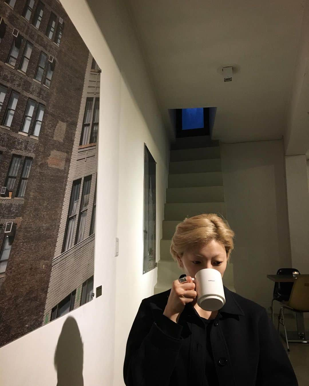 イ・エルさんのインスタグラム写真 - (イ・エルInstagram)「_ keep calm and drink coffee☕️ #악마가너의이름을부를때」8月4日 12時17分 - 2l_kjh