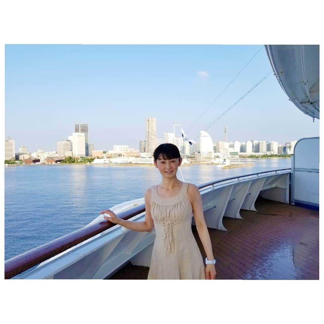 風花舞さんのインスタグラム写真 - (風花舞Instagram)「横浜帰港。 お天気にも恵まれ、楽しい船旅でした。 詳しくは後日、某webサイトに旅行記を掲載させていただく予定なので、詳細出ましたらまたご案内します。  #ダイヤモンドプリンセス#船旅#帰港#楽しかった#色々あった(笑)#発見#学び#人生経験#人間観察#体験#旅行記」8月4日 12時30分 - kazahanamai_official