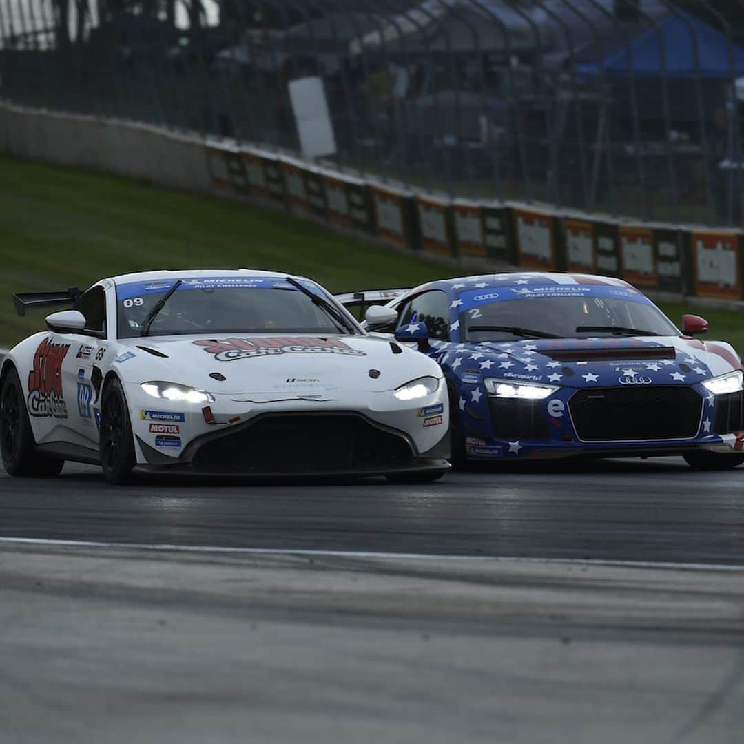 ミシュランさんのインスタグラム写真 - (ミシュランInstagram)「Today’s @imsa_racing MICHELIN Pilot Challenge race had everything. Our Sarah Robinson waved the green flag, intense wheel-to-wheel action on wets on a drying track, switches to slicks, then more rain, and both GS and TCR classes decided on the final lap in dramatic fashion. Special day at a great place and back at it for more tomorrow! #IMSA #RoadAmerica #michelinmotorsport #MichelinAtIMSA」8月4日 12時26分 - michelinusa