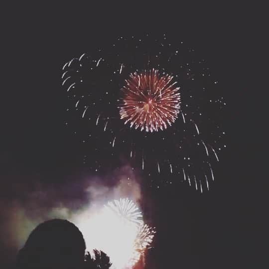 のインスタグラム：「🎆🙌 #fireworks #花火 #いたばし花火大会 #夏 #japan #はじめて行ったけど行きやすくてよし #花火後は恒例のお昼寝」