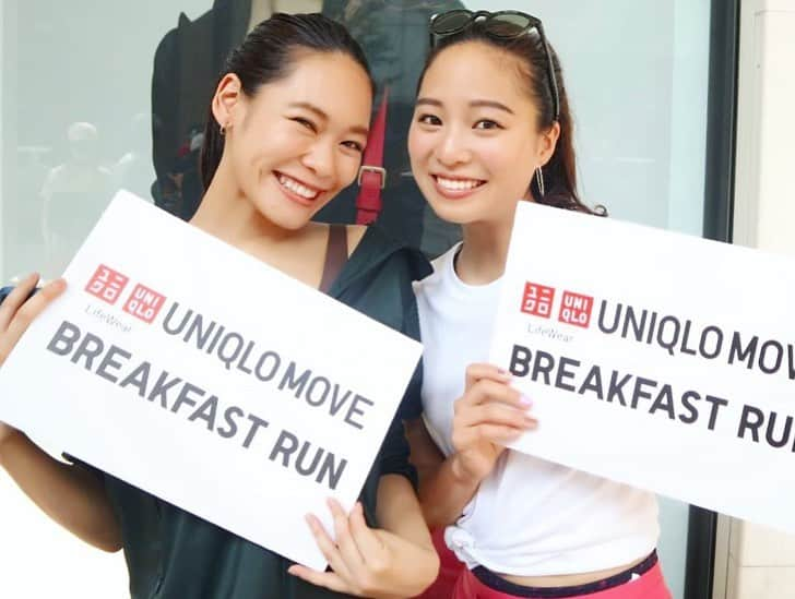 池田莉子さんのインスタグラム写真 - (池田莉子Instagram)「UNIQLO MOVE ﻿﻿ BREAKFASTRUN 💙 FINAL ﻿﻿ ﻿﻿ 暑い中ご参加頂きました皆さま有難うございました。﻿﻿ 応募が始まったその日に予約人数オーバーになり、﻿﻿ 抽選で当たった方のみ参加出来たそうです😭﻿﻿ 本当に有り難いです。﻿﻿ ﻿﻿ 前回初めてランニングをしてから、今回が二回目。﻿﻿ なんだか余裕に感じ足首も痛くなくなりました！！﻿﻿ 暑さが心地良く感じられ沢山汗をかき、みんなで﻿﻿ 楽しく話ながら心身のデトックス〜✨✨✨✨﻿﻿ ﻿﻿ 最高の朝を有難うございました🏃‍♀️🏃‍♂️﻿﻿ 写真を頂いたのでどんどん載せていきます。﻿﻿ まずはランニングのスタートからゴールまでを﻿ 中継😁﻿🔊﻿ ﻿﻿ コーデはもちろん #UNIQLO #エアリズム ﻿﻿ 軽くて涼しい爽やかなユニクロは大活躍です✨﻿ ﻿ ﻿」8月4日 12時52分 - ricoikeda