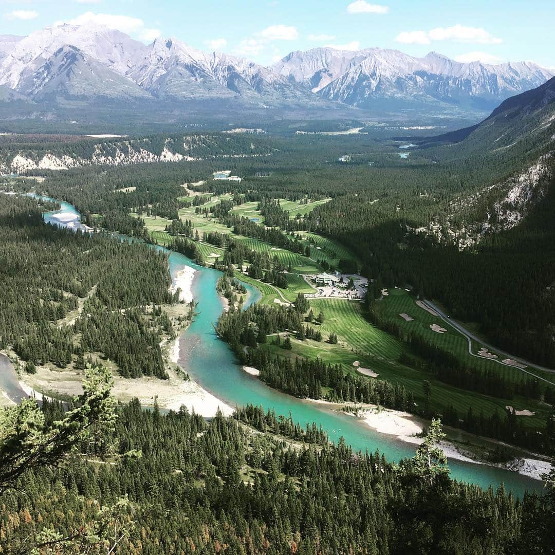 キャリー・クーンのインスタグラム：「#TunnelMountain #Banff」