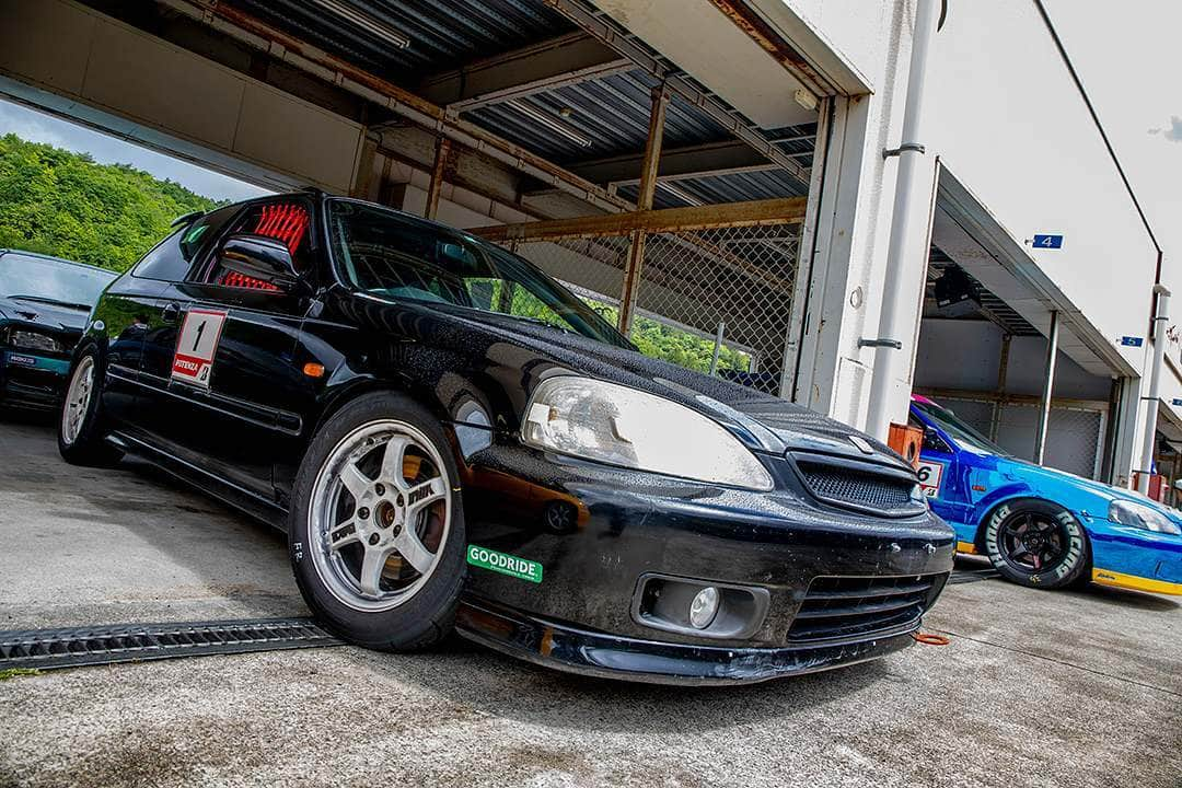 mistbahnさんのインスタグラム写真 - (mistbahnInstagram)「_ Zero Fighter Auto Custom Honda EK9 CIVIC _ _ Shot on 6-June 2019 "HONDA VTEC ONE MAKE RACE Rd.2" at Central Circuit (Hyogo, Japan) car: @zerofighterautocustom photo: @mistbahn _ _ JP) 2019年6月8日 セントラルサーキット、ゼロファイターさん主催「HONDA VTEC ONE MAKE RACE」。 _ _ #hondavteconemakerace #zerofighterautocustom #centralcircuit #セントラルサーキット #civic #hondacivic #ホンダシビック #シビック #ctr #acuractr #ek9 #ekcivic #bseries #b16 #b16b #b18 #b18c  #osakajdm #kanjo #kanjostyle #kanjoracer #kanjozoku #trackcar #trackstance #timeattack #timeattackjapan #hondasontrack #rays #te37 #goodride」8月4日 13時41分 - mistbahn