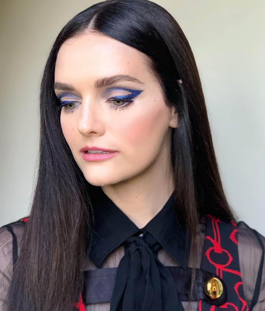 レイチェル・グッドウィンさんのインスタグラム写真 - (レイチェル・グッドウィンInstagram)「The Divine Mrs @lydiahearst I could paint your face til the end of time...Thank you for a beautiful few days! Hair @giannandreahair 💄 #rachelgoodwinmakeup」8月4日 13時55分 - rachelgoodwinmakeup