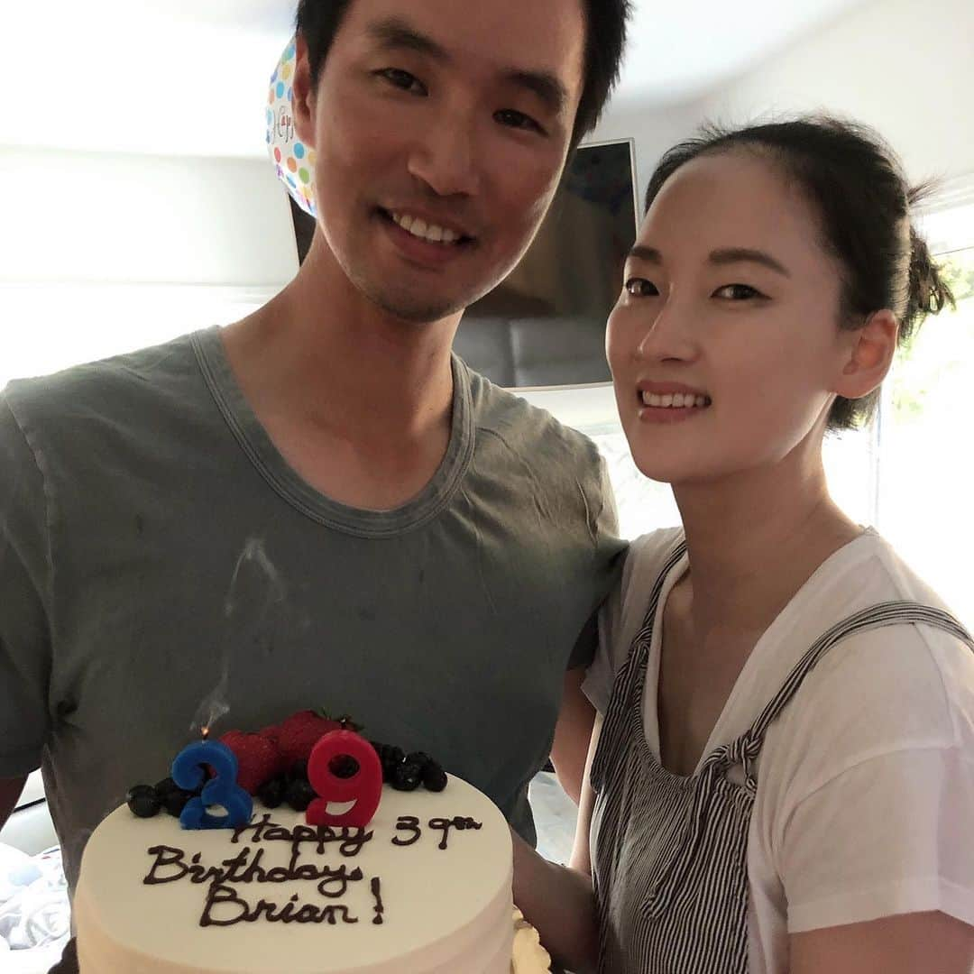 ヘリム・パクさんのインスタグラム写真 - (ヘリム・パクInstagram)「- 오빠생일에 와준 모든 친구들  고마워요🎂💙 . . . #서방생일 #축하해 #리아아빠 #집들이」8月4日 14時06分 - iam_hyepark