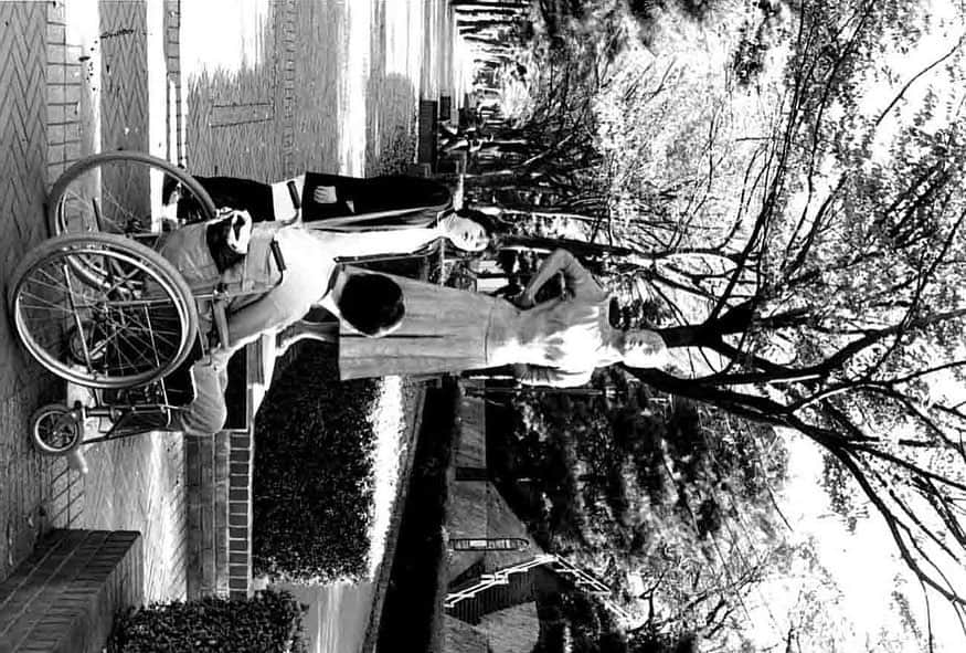 相原コージさんのインスタグラム写真 - (相原コージInstagram)「1997呉 #呉 #モノクロ写真 #フィルムカメラ #旅 #この世界の片隅に #kure #monochrome  #filmcamera  #leicam3  #summicron50mm」8月4日 14時06分 - kojiaihara