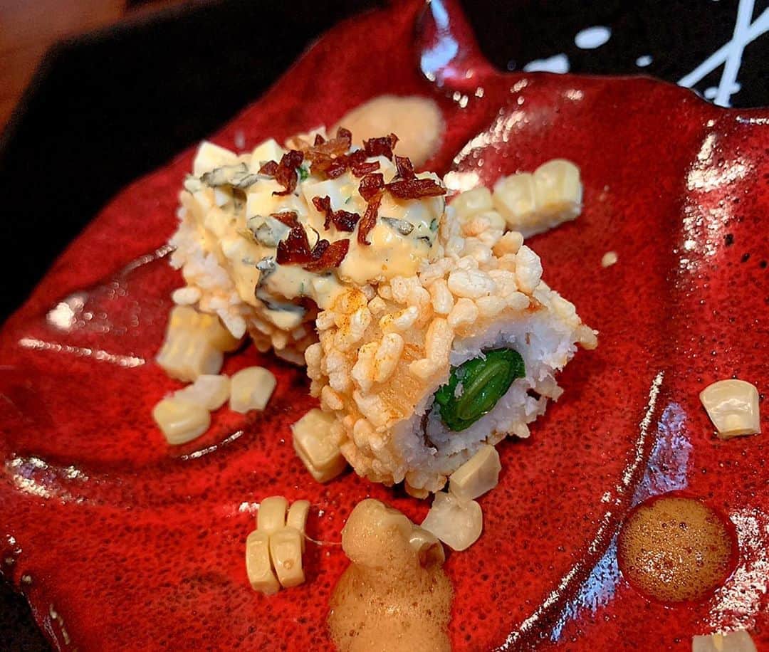 百合華さんのインスタグラム写真 - (百合華Instagram)「東京の西麻布にある10年連続ミシュランで星を獲得されておられる日本料理の名店『ラ・ボンバンス』の京都店『La BOMBANCE 祇園』にてディナータイム🍽﻿ ﻿ 創作日本料理のコースはなんと暗号メニューなんです😳﻿ ﻿ 運ばれてくるお料理の説明を聞きながらなぞなぞの答え合わせww🎶﻿ ﻿ ラボンバンス名物のフカヒレ・フォアグラ・トリュフの茶碗蒸し✨三冠王✨は、京都店でも召し上がれるとの事で間違いなしに大変美味で御座いました💕﻿ ﻿ コース料理の続きはまた次回UP致します🥰﻿ ﻿ #京都 ﻿ #東山﻿ #祇園﻿ #ミシュラン﻿ #ミシュラン掲載店 ﻿ #ラボンバンス﻿ #ラボンバンス祇園﻿ #labombance﻿ #LaBOMBANCE祇園﻿ #日本料理﻿ #創作料理﻿ #ディナータイム﻿ #暗号メニュー﻿ #フカヒレ﻿ #フォアグラ﻿ #トリュフ」8月4日 14時20分 - yurika.lovelily