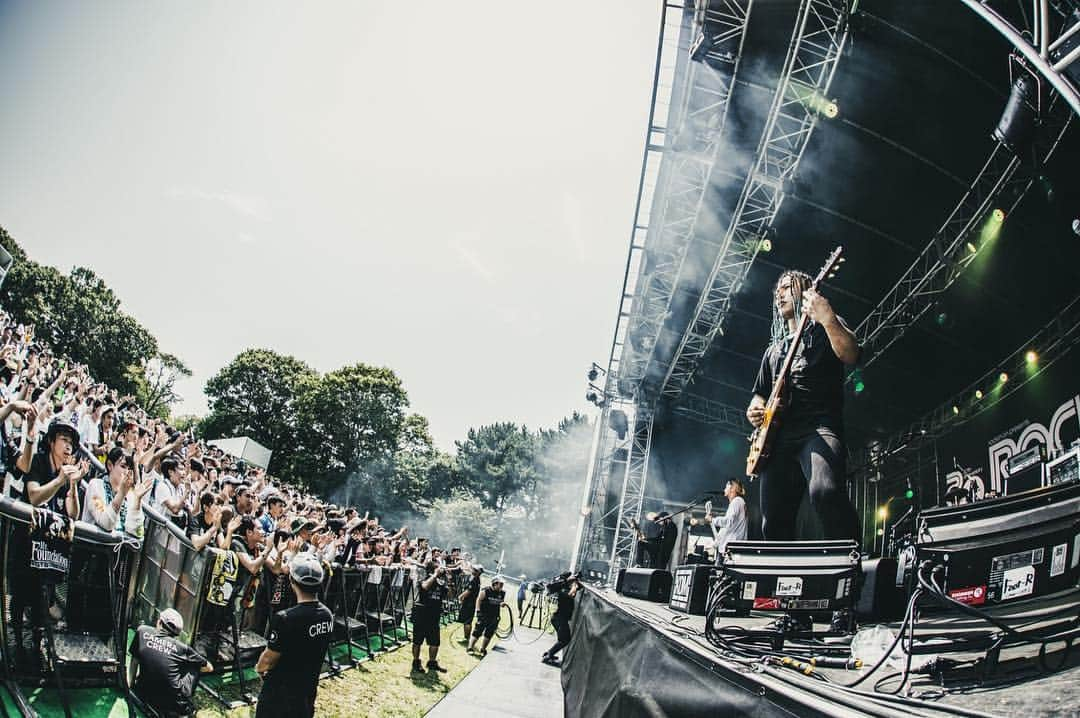 ナオミチさんのインスタグラム写真 - (ナオミチInstagram)「ROCK IN JAPAN2019 THANX☆ また夢の舞台に立たせていただき感謝しかありません。 来年も必ず!!!! 夢の続きはまだまだ終わらない。 いや、終わらせない。 photo @nekoze_photo  #rockinjapan #knockoutmonkey #kom #fes #pearl #sabian #roland #drum #drummer #lzbn #rideme」8月4日 14時21分 - naomichi_kom_rideme