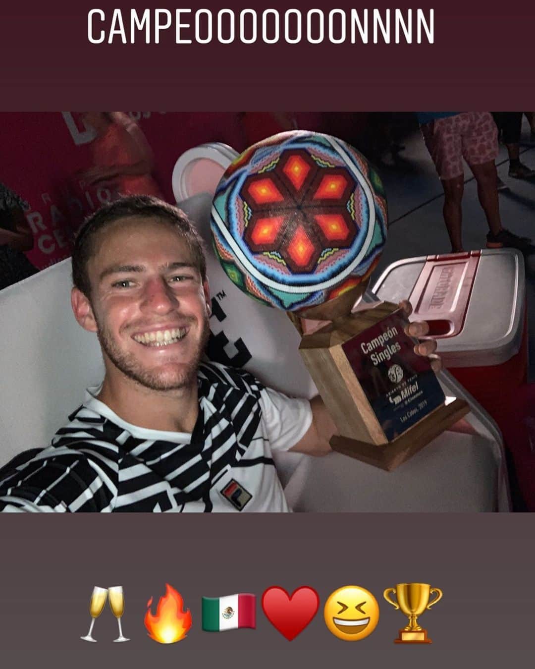 ディエゴ・シュワルツマンさんのインスタグラム写真 - (ディエゴ・シュワルツマンInstagram)「CAMPEONNNN!!!! BH @ezesaal 🏆😂👊♥️🤷‍♂️🇲🇽😋」8月4日 14時37分 - dieschwartzman