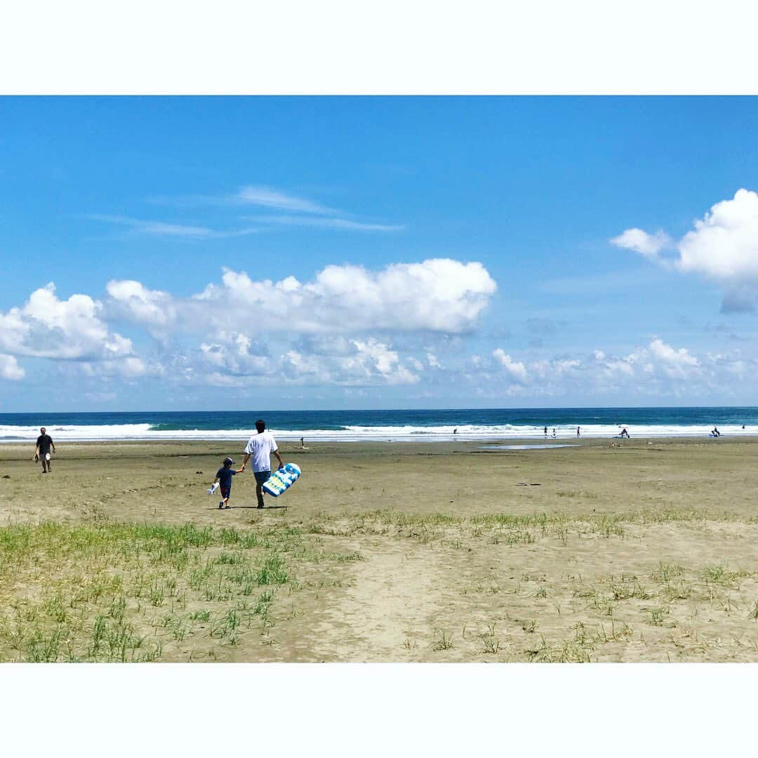 ryo0809appleさんのインスタグラム写真 - (ryo0809appleInstagram)「Summer vacation has started!! ・ ・ ・ Hawaiiのロケーション最高だったけど、日向も負けてない‼️ 海日和です🏖🌴 ・ ・ ・ #summer2019 #summervacation  #sea #beach #havefun #hyugacity #miyazaki_colors  #okuragahama  #夏休み #宮崎 #日向 #ヒュー日向 #年中さん #5歳男の子  #海好き でも #ビビり」8月4日 14時37分 - ryo0809apple