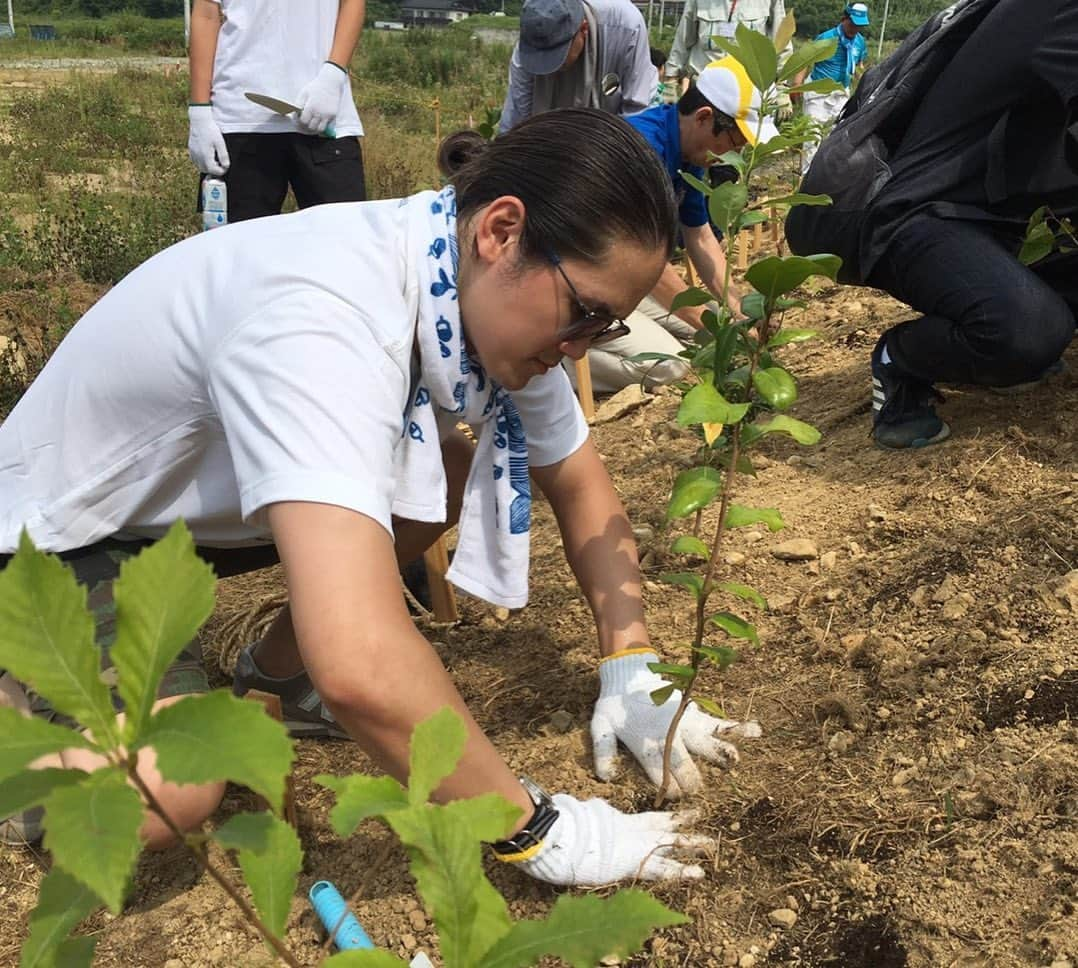 宮城大樹さんのインスタグラム写真 - (宮城大樹Instagram)「岩手県山田町と植樹祭と時々大樹。  #山田町  #植樹祭 #鎮守の森のプロジェクト」8月4日 14時56分 - dykinman