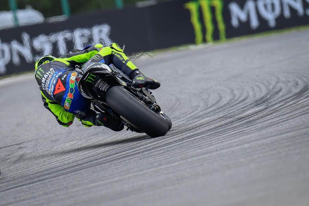 MotoGPさんのインスタグラム写真 - (MotoGPInstagram)「After some difficult GPs, @valeyellow46 was back in the mix at the #CzechGP 🇨🇿 and finished as the top Yamaha 💪 // #MotoGP #VR46 #Motorcycle #Racing」8月5日 2時02分 - motogp