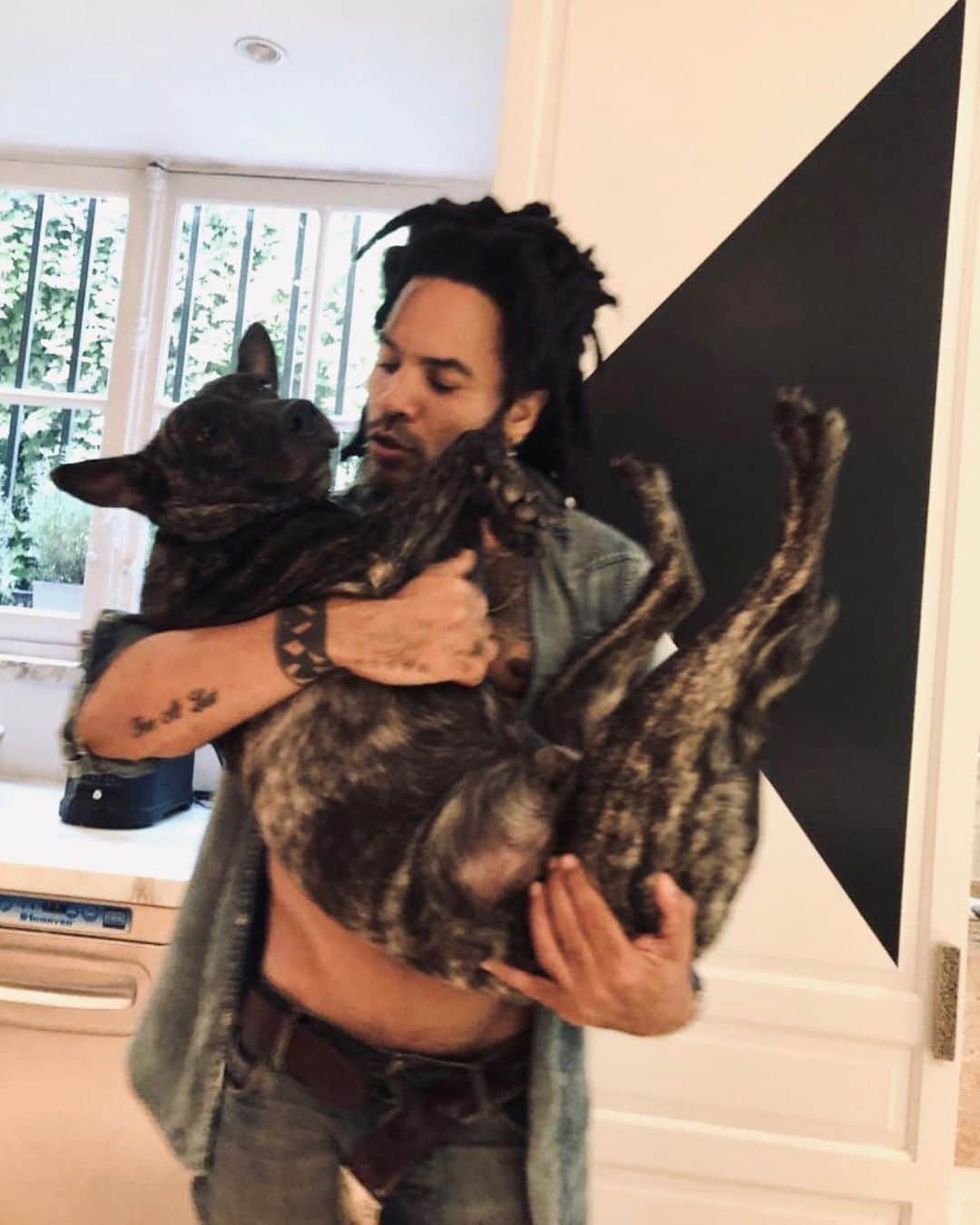 レニー・クラヴィッツさんのインスタグラム写真 - (レニー・クラヴィッツInstagram)「Jojo Dancer #bahamianpotcake」8月5日 1時59分 - lennykravitz