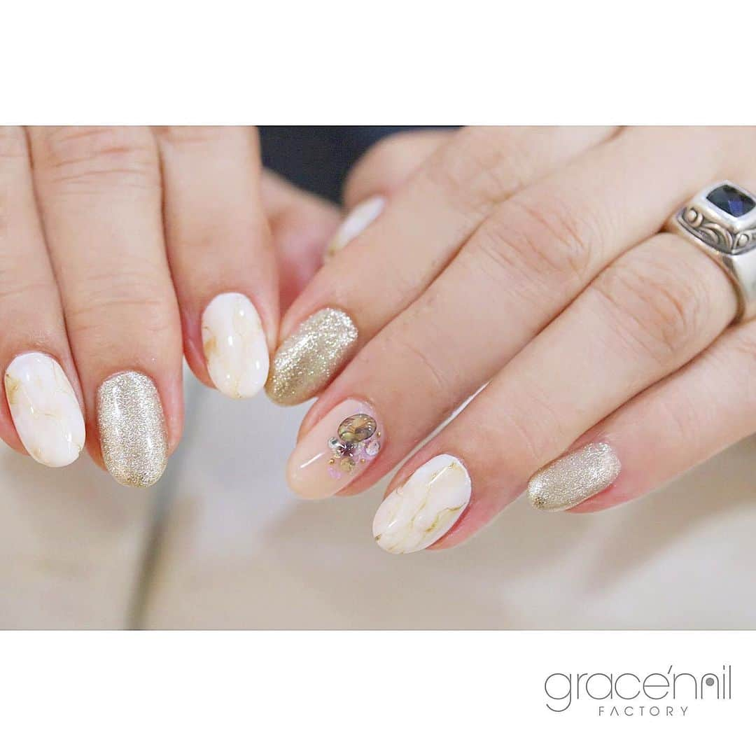 gracenailfactoryさんのインスタグラム写真 - (gracenailfactoryInstagram)「_____ . antique . . . #nail #nailsalon #naildesign #nailart #gel #gelart #gelnail #ネイル #ネイルデザイン #ネイルアート #ネイリスト #大阪ネイルサロン #グレースネイルファクトリー  #大人ネイル #人気ネイル #大阪ネイル  #堀江ネイル  #四ツ橋ネイル #シンプルネイル #ショートネイル  #夏ネイル #カジュアルネイル #ニュアンスネイル」8月5日 0時30分 - gracenailfactory