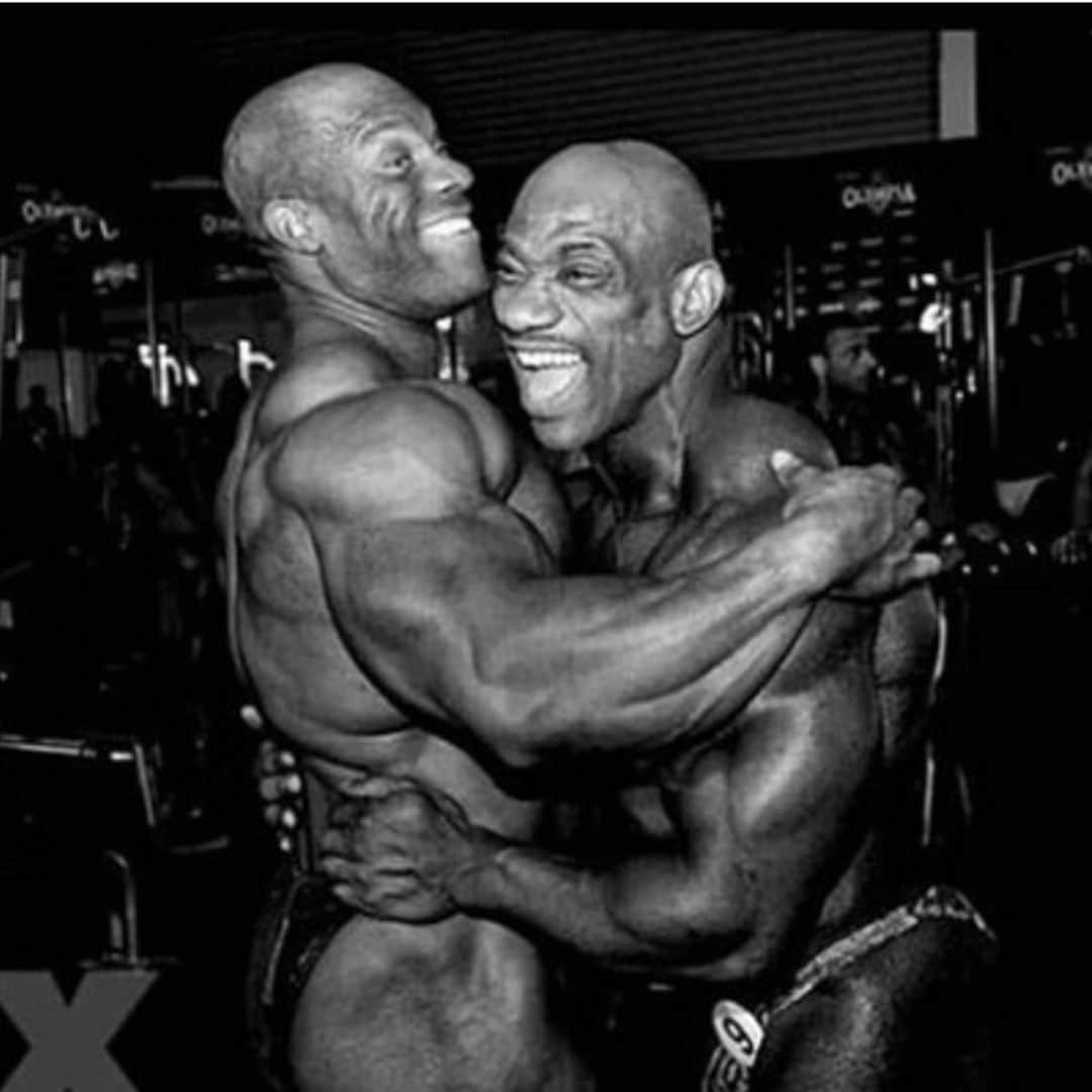 Phil Heathのインスタグラム：「Special congratulations to my friend, the big homie @mrolympia08 on his recent IFBB Tampa Pro Victory. Throughout our relationship, we both have grown as competitors but also as friends giving each other friendly banter for the last 14yrs. It all started back in 2005 as I was about to earn my pro card at the 2005 Mr USA and Dexter mentioned that I looked good and could win. I’m like cool thanks Dex, but then as I began to win some pro shows I began to view Dexter as my focal point of what I felt exemplified, the most balanced, conditioned physique which I felt was a great goal to have. Little did I know it came with a ton of hard work, but also a mentality that Dexter had as he never came in out of shape to a contest and I knew that I needed to be a true professional every time I showed up. That friendly banter would grow in its intensity with one another that would almost look like a barbershop scene out of the movie “Coming to America.” Him telling me “I’m whoopin yo ass youngster, you don’t want none of this.” To me saying “sure OLD man is that all you’ve got.” To Dexter later saying “I can only hold ya young ass off for so long but until then imma put this work on ya boiiiiii!!” (Added extra boiiii because that’s how Dex, well if you know you know lol) To me saying “Man I finally got yo old ass and its awesome to be a Mr Olympia just like you.” To Dexter yelling out, “yeah you good but come in a little off and imma be there to tear dat ass up!” To now me saying, “Bro, I am so fuckin proud of you for maintaining a level of greatness for all of these years for us to watch. We the fans along with the entire IFBB Pro League Family are truly fortunate to watch such an illustrious, beautiful career that for some reason has no limits.” Dexter, I mean this shit and I believe that you are a legend to our sport and I wanna again congratulate you on a well deserved win and all the best come September. Much Luv to ya oh and yes I have your geritol drink waiting for you along with your Vick’s vapor rub and your...ok ok I’ll stop lol. Cheers Brother you earned it!」