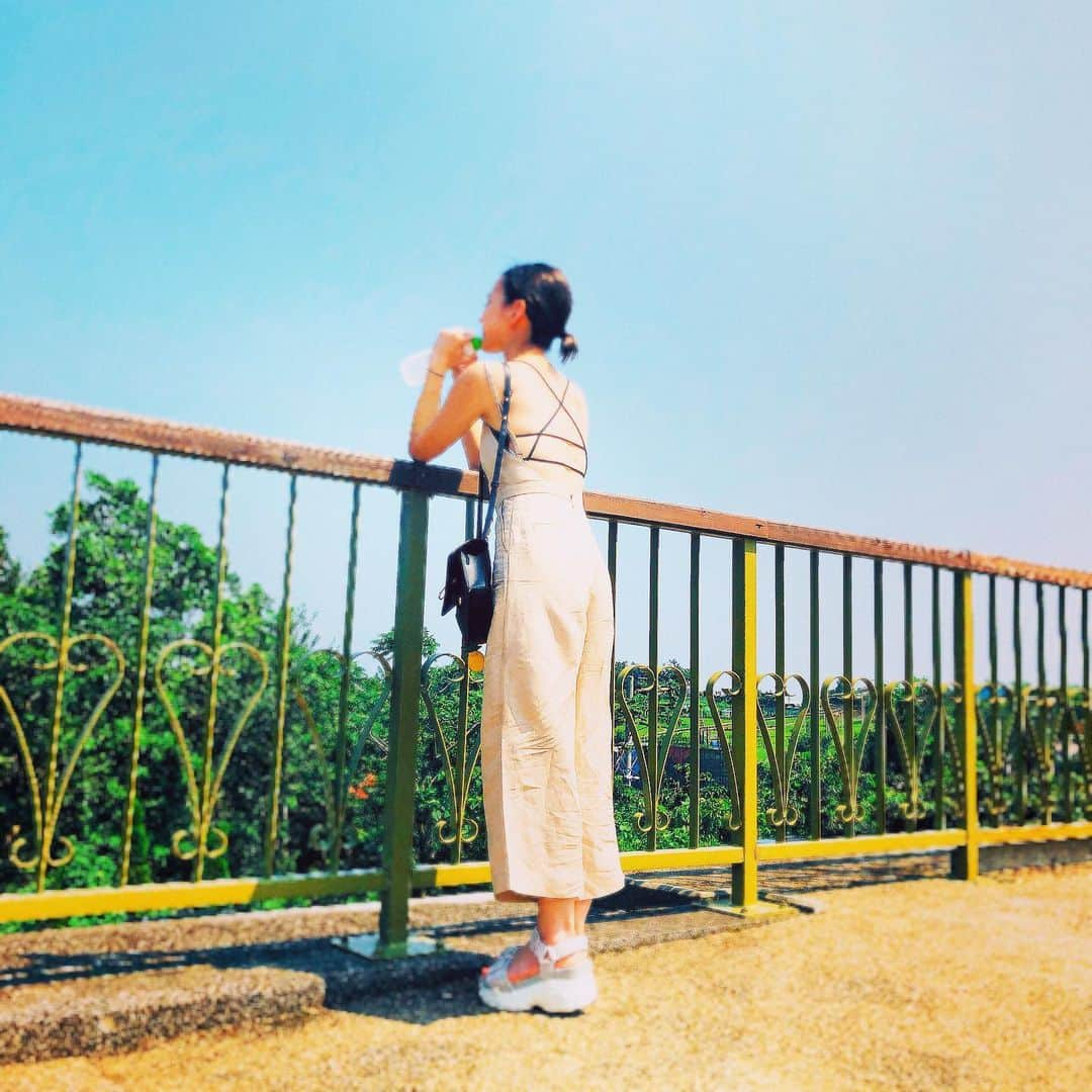 金子織江さんのインスタグラム写真 - (金子織江Instagram)「夏休み第1弾♡ 海へ行く日の服装  #fashion  #summer  #sea  #izu  #私服  #jwanderson  #bananarepublic  #randa  #海  #伊豆ぐらんぱる公園  #旅の駅  #instagood  #instagram  #happy」8月5日 0時46分 - orie_kaneko44