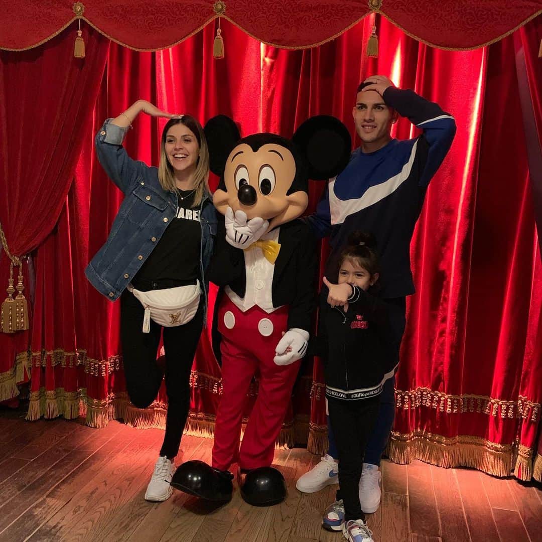 レアンドロ・ダニエル・パレデスのインスタグラム：「Muchas gracias @disneylandparis ❤️」