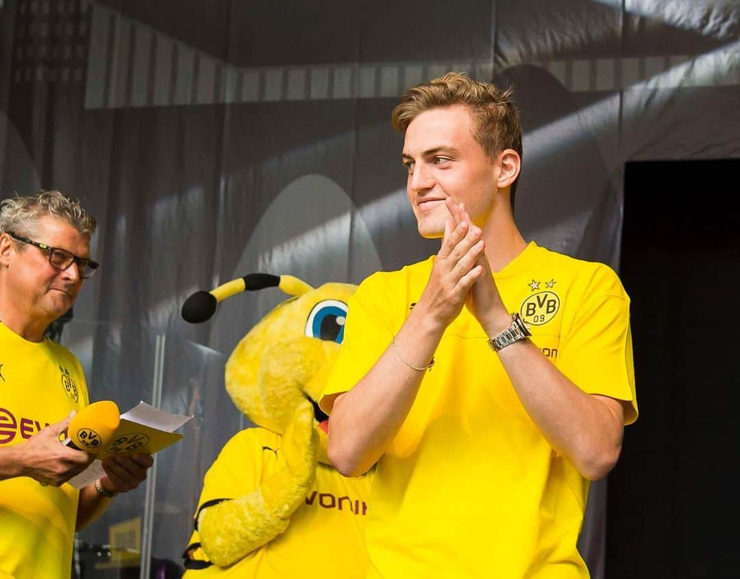 ボルシア・ドルトムントさんのインスタグラム写真 - (ボルシア・ドルトムントInstagram)「💥 Season opening 2019/20: ✔️ #bvb #borussiadortmund #saisoneröffnung #signalidunapark #stadion #stadium #fans #team」8月5日 1時15分 - bvb09