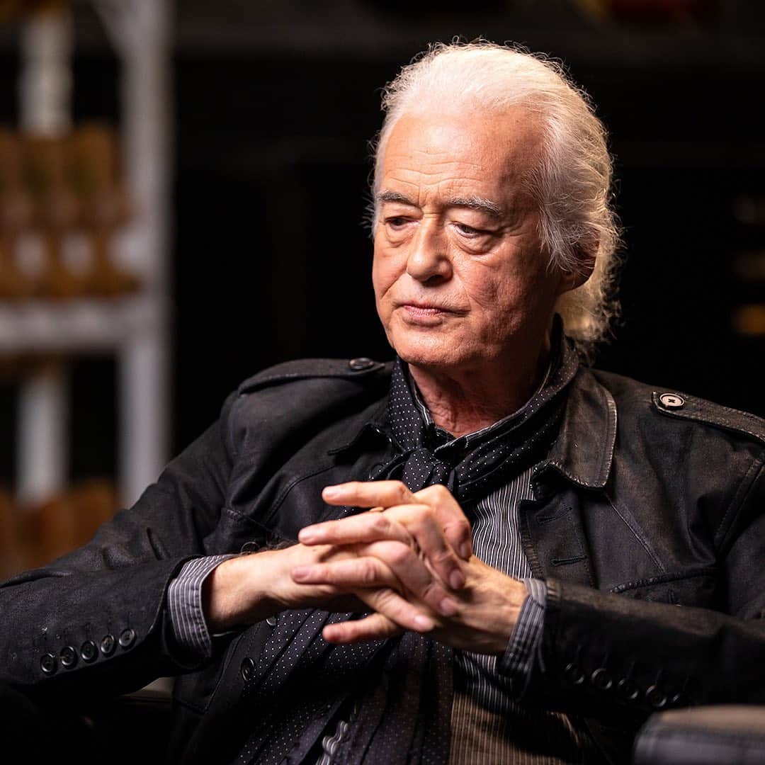 Fender Guitarさんのインスタグラム写真 - (Fender GuitarInstagram)「Jimmy Page shares the story behind his legendary 1959 Telecaster, which began life in its factory White Blonde lacquer finish, then became the “mirror guitar” before transforming into a one-of-a-kind, hand-painted dragon Tele. Click the link in bio for more. @jimmypage」8月5日 1時40分 - fender
