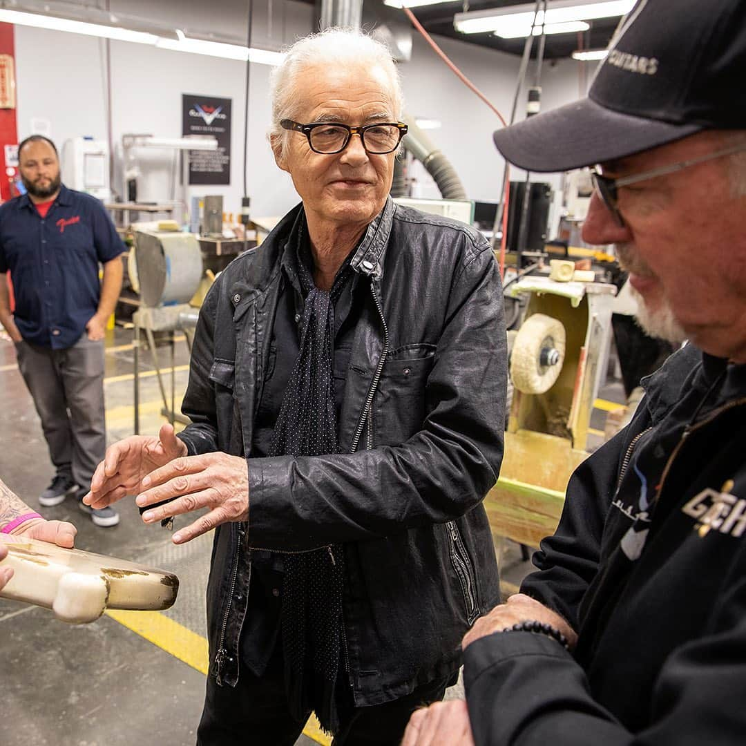 Fender Guitarさんのインスタグラム写真 - (Fender GuitarInstagram)「Jimmy Page shares the story behind his legendary 1959 Telecaster, which began life in its factory White Blonde lacquer finish, then became the “mirror guitar” before transforming into a one-of-a-kind, hand-painted dragon Tele. Click the link in bio for more. @jimmypage」8月5日 1時40分 - fender