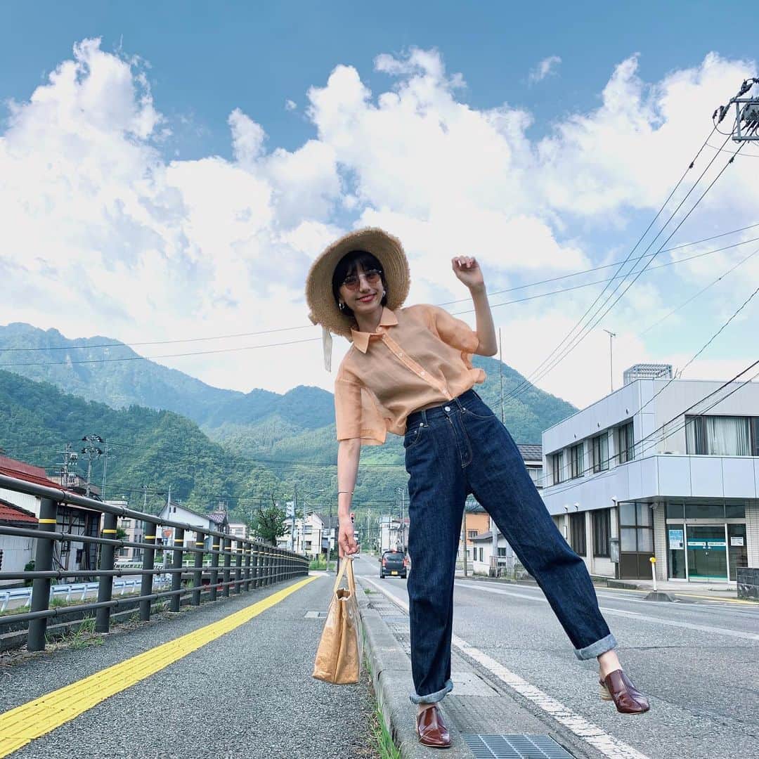 のインスタグラム：「ジブリみたいな空だぁー。」