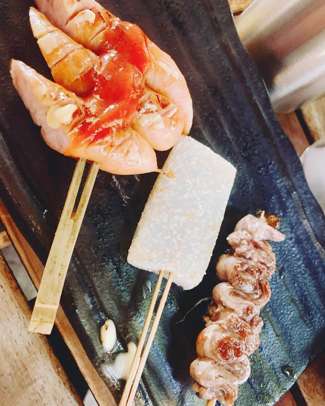 桜花由美さんのインスタグラム写真 - (桜花由美Instagram)「大阪で行きたいお店は鉄板神社。  鉄板で焼いた串焼き。  美味しい♪  ポスターもお願い出来ました♪  また行きたい♪ ‪#wavepro ‬ ‪#女子プロレスラー ‬ ‪#プロレス ‬ ‪#プロレスラー ‬ ‪#女子プロレス‬ ‪#prowrestling‬ ‪#プロレスリングwave‬ #大阪 #OZアカデミー #桜花由美 #波ヲタ #鉄板神社  #鉄板神社道頓堀店  #鉄板神社美味しい」8月4日 17時02分 - ohkayumi