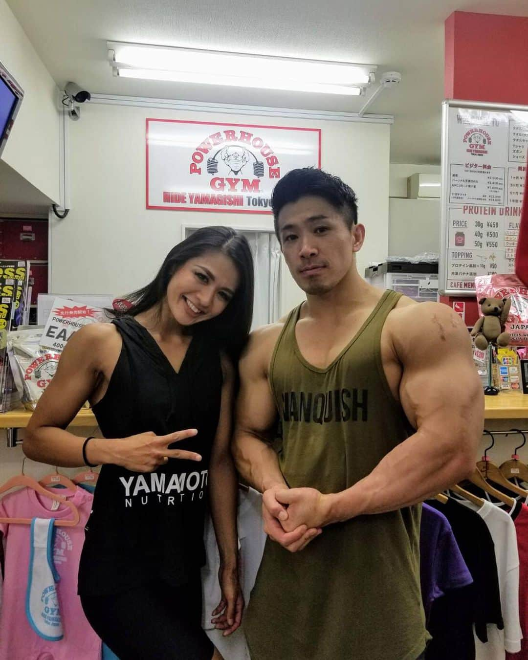 湯浅幸大さんのインスタグラム写真 - (湯浅幸大Instagram)「@mari.fukushima と背中トレーニング！ @musclecontestinternational 頑張ってねー！  #workout #workoutlife #eatclean #teamlan #training #trainhard #ifbbpro #ifbbproleague #instafitness #arms #abs #diet #gymmotivation #gohardorgohome #bodybuilding #noresttobethebest #mensphysique #classicphysique #ワークアウト #ワークアウトライフ #トレーニング #筋トレ #減量 #ダイエット #減量のある生活 #チートのある生活 #思想を維持する精神は狂気でなければならない」8月4日 17時08分 - kingyuasa