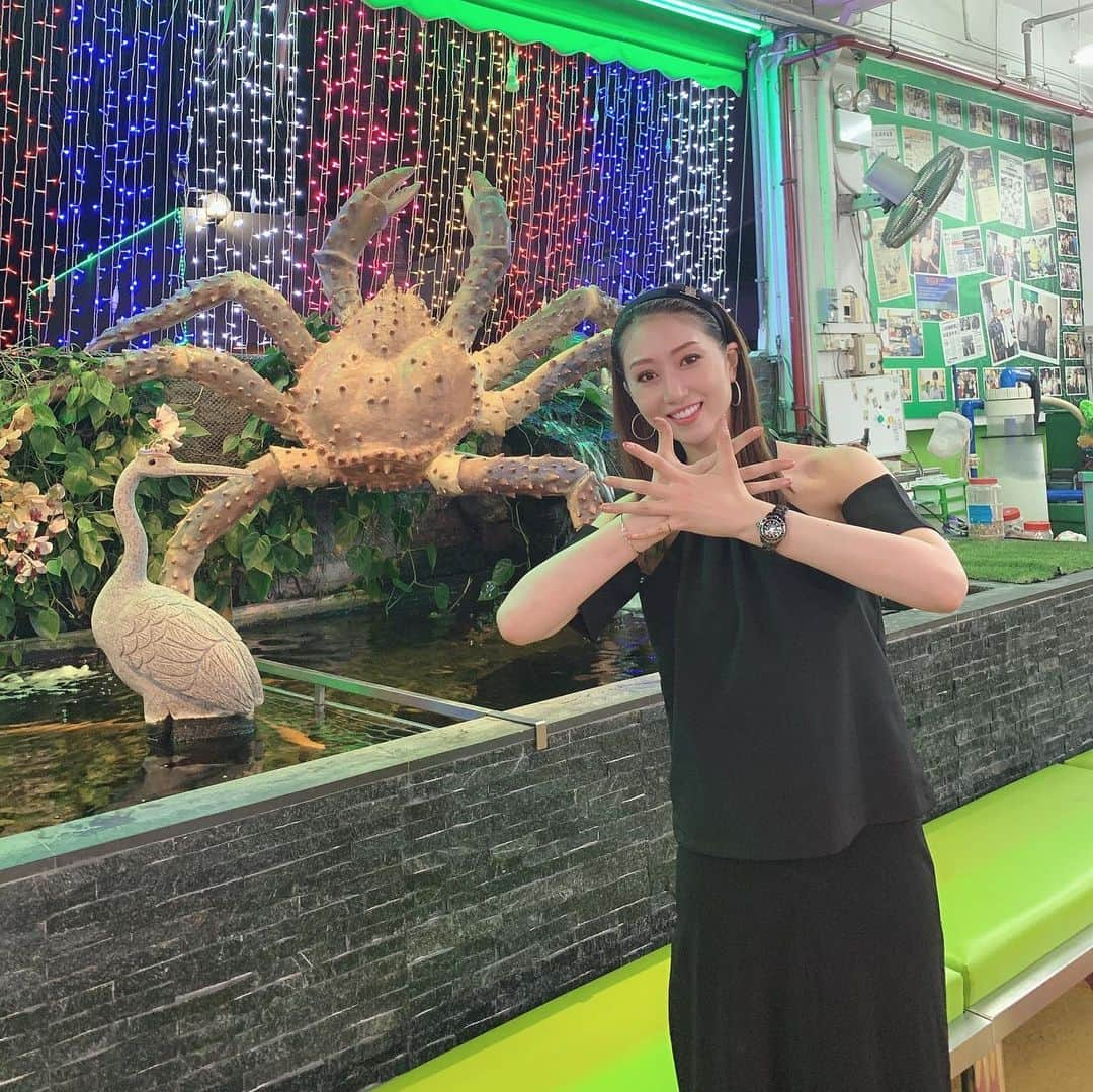 鳳翔大さんのインスタグラム写真 - (鳳翔大Instagram)「シンガポール🇸🇬 #チリクラブ にてカニ🦀やら魚介を食べましたー！  中でも、画像3枚目のこの鍋…  4枚目が中身、クロコダイル🐊ワニワニ🐊です。 この写真、結構クロコダイル感満載。。 コラーゲンたっぷりで美味しかったです！！ ちなみに、カエル🐸も食べたけど美味しかったですよー(^｡^) シンガポールは本当に綺麗で素敵な国😆  #シンガポール #旅行」8月4日 17時17分 - dai_hosho_official