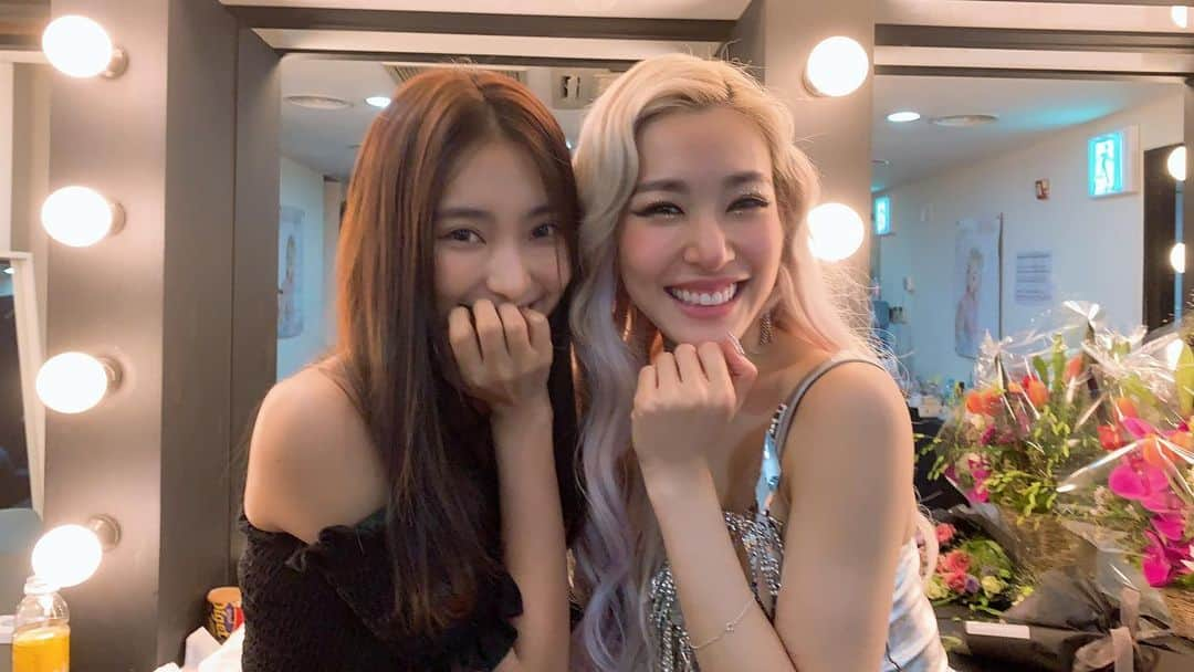 ボラさんのインスタグラム写真 - (ボラInstagram)「우리 파니💕 말이필요없지뭐!! 멋진공연 고마웡😆👍🏻 @tiffanyyoungofficial」8月4日 17時13分 - borabora_sugar