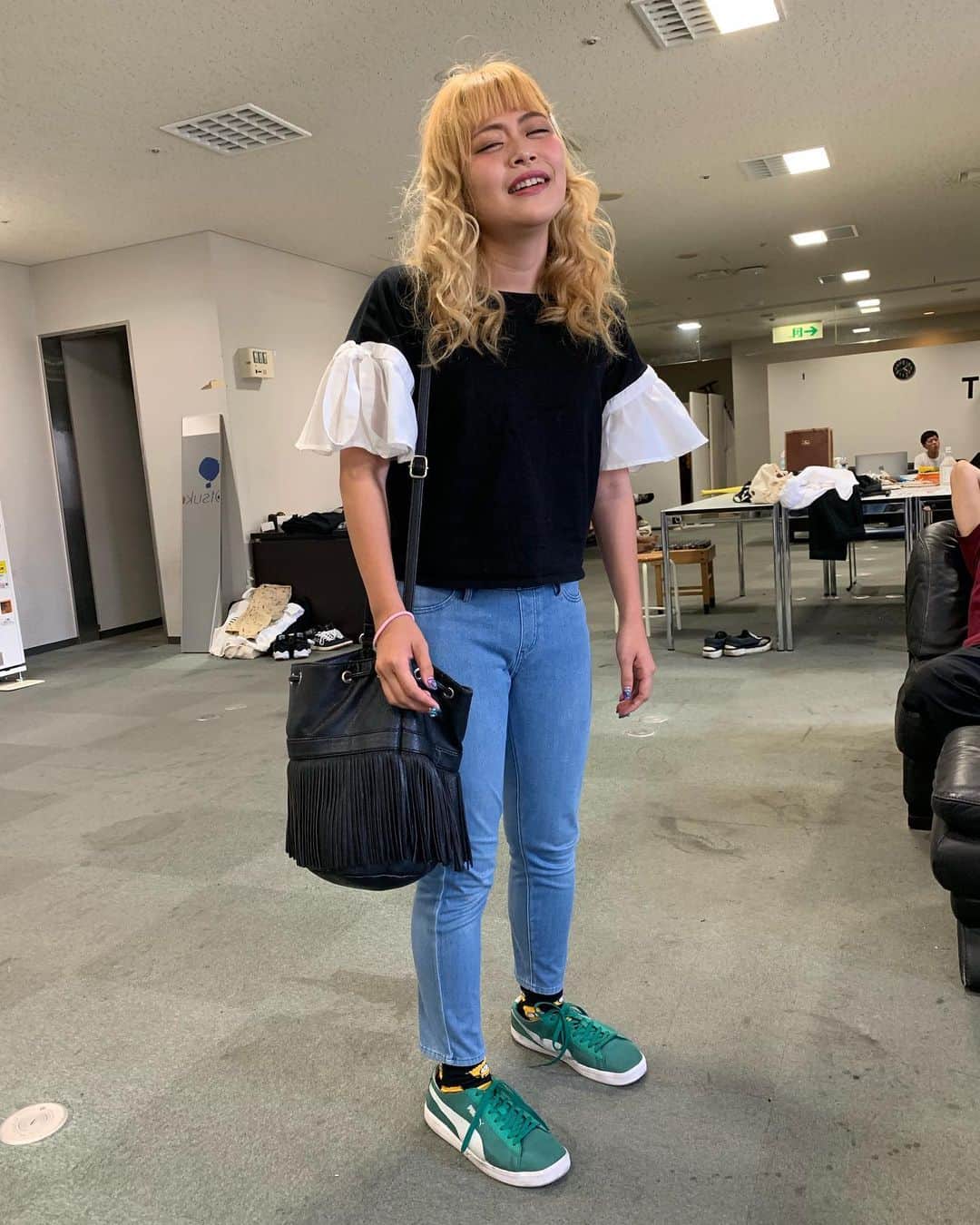 池田真一のインスタグラム：「劇場にイオンのギャルおった！」
