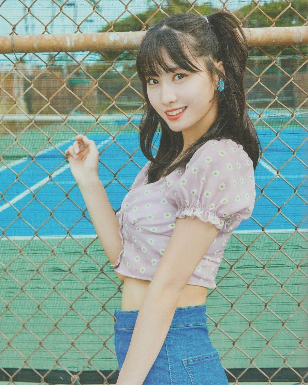 モモさんのインスタグラム写真 - (モモInstagram)「♡ [Scan] 190803 - TWICEZINE (Hawaii Edition) Scans -  #MOMO #트와이스 #모모 #平井もも #もも #TWICE © TsanaT」8月4日 17時16分 - momojype