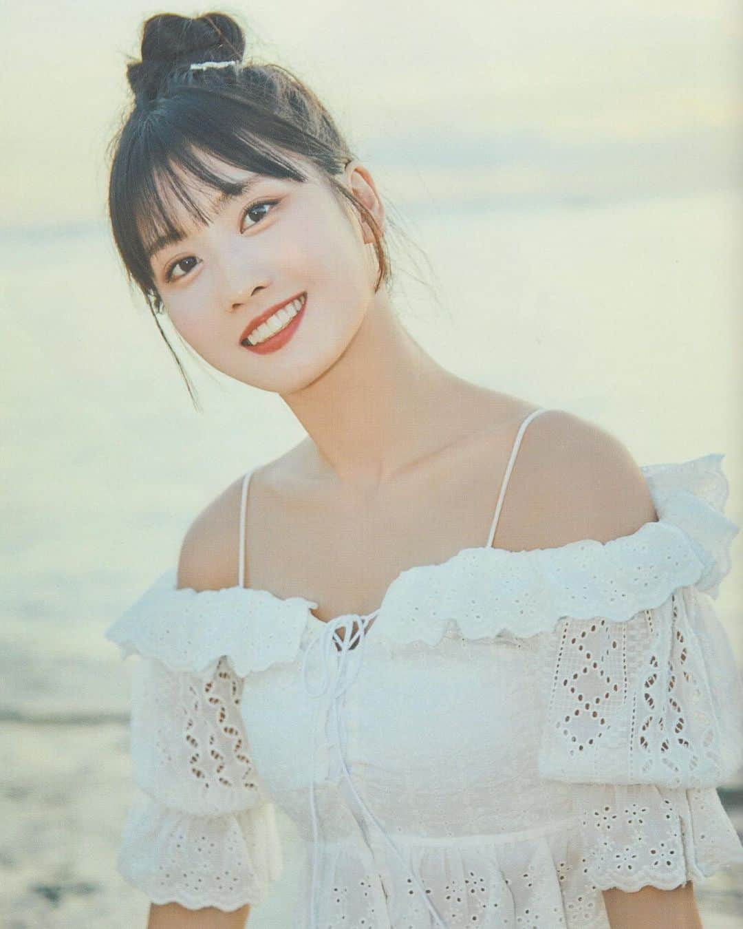 モモさんのインスタグラム写真 - (モモInstagram)「♡ [Scan] 190803 - TWICEZINE (Hawaii Edition) Scans -  #MOMO #트와이스 #모모 #平井もも #もも #TWICE © TsanaT」8月4日 17時16分 - momojype