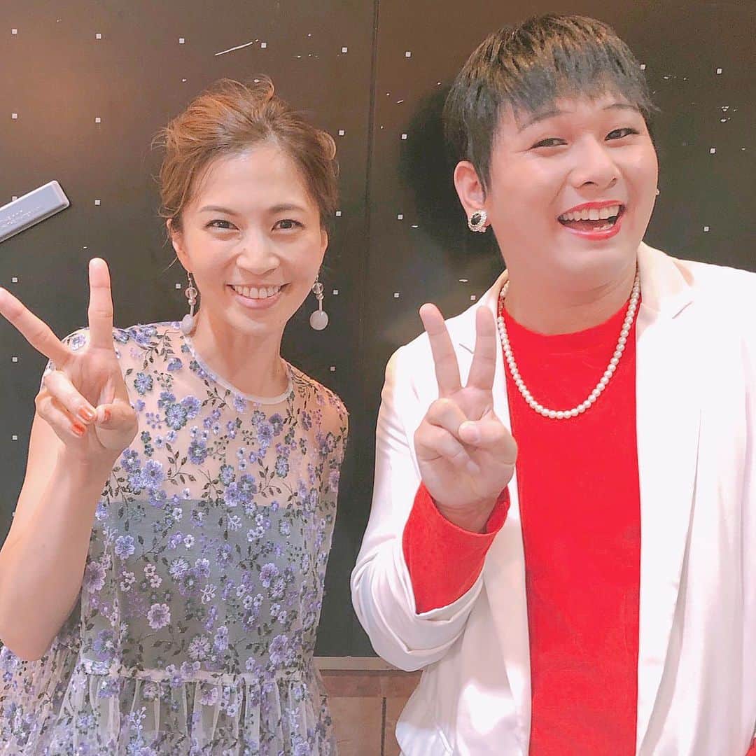 のインスタグラム：「今日は、アッコにおまかせ！生放送でした😊❤️中継されていた Mr.シャチホコさんにお会いできました。ずっとお会いしてみたかったので、嬉しかった❤️ ほんとにアッコさんにソックリで、不思議な感じさえしてしまう。。。 ありがとうございました😊✨ . . . #instagood #アッコにおまかせ #thanks」