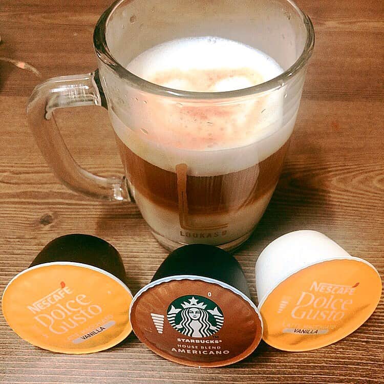 リンジさんのインスタグラム写真 - (リンジInstagram)「소소한 낙.. 나의 #소확행#라떼만들기☕ #coffee #latte#하트실패 ...」8月4日 17時43分 - linzy_minji