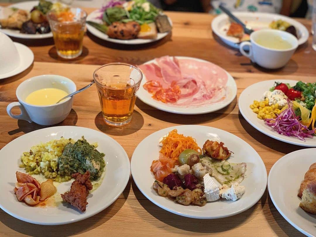 齋藤愛さんのインスタグラム写真 - (齋藤愛Instagram)「3日分くらい食べた。まんぷく🥐🥖🌽 美味しかった〜。お休みの日は食べてばっかり」8月4日 17時51分 - ai___saitoo