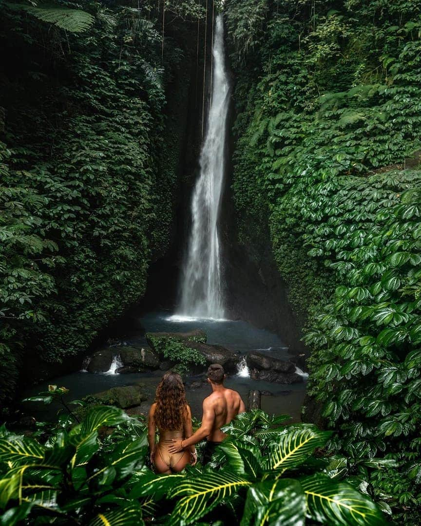 Discover Earthさんのインスタグラム写真 - (Discover EarthInstagram)「The Leke Leke Waterfall in Bali is a great adventure for anyone looking to do a day trip away from the city. 🇮🇩 — 📍#DiscoverBali — 📸 Photo by @soultide」8月4日 17時57分 - discoverearth